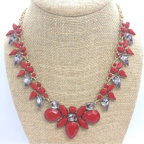 3/$30  NEW YORK & CO. RED STATEMENT NECKLACE SMOKY RHINESTONES GOLD TONE - Picture 1 of 13